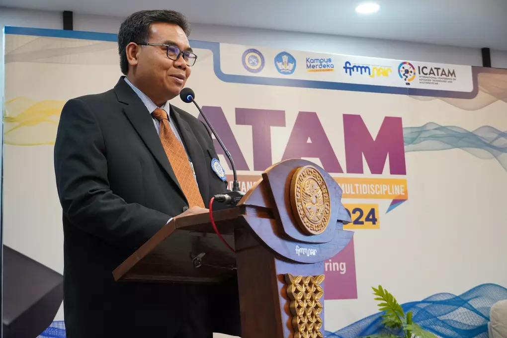 Dean of UNAIR's Faculty of Advanced Technology and Multidiscipline (FTMM), Prof. Dr. Dwi Setyawan, delivers opening remarks at ICATAM 2024 on Thursday (October 17, 2024) (Photo: FTMM UNAIR Public Relations)