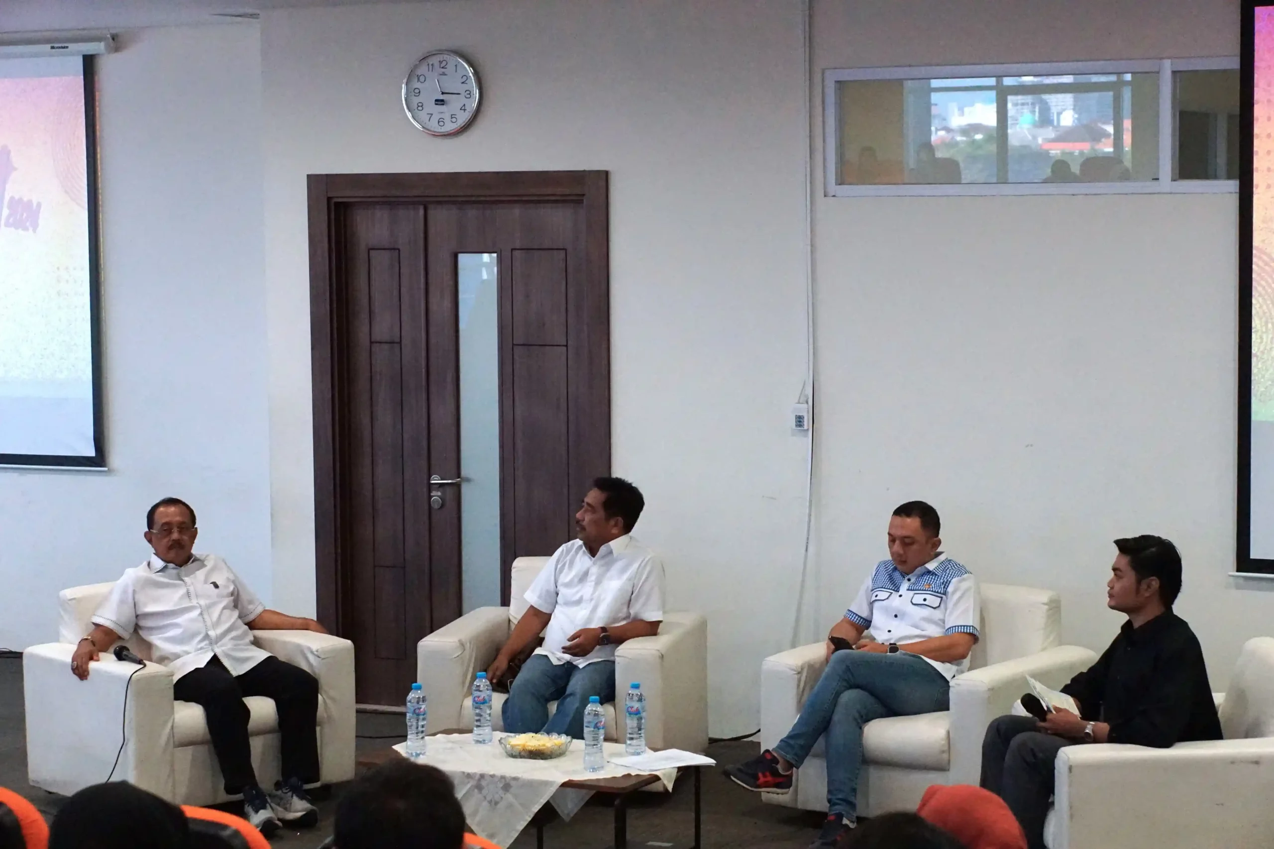 Sesi talkshow dan diskusi Sekolah Legislatif (Foto: Istimewa)
