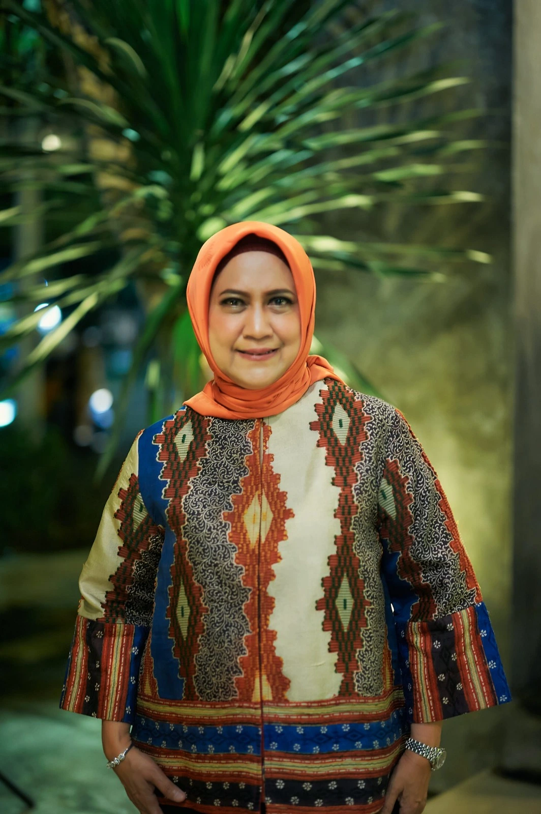 Isy Karimah, alumnus FH UNAIR yang kini jadi notaris & PPAT dan nahkodasi sejumlah organisasi (Foto: Dok. Narasumber)