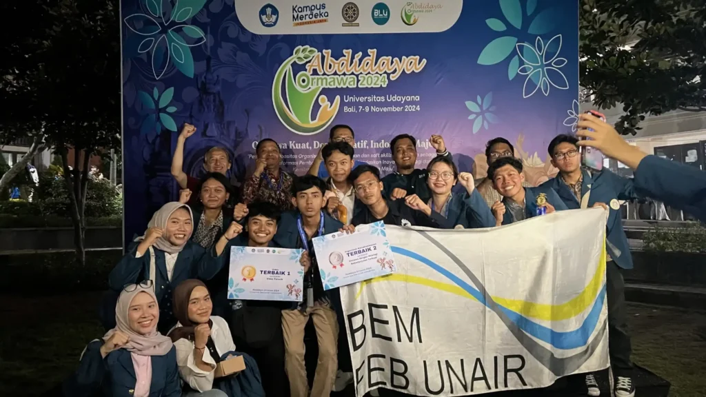 Tim PPK Kandangan Gelora saat meraih penghargaan dua medali dalam ajang Abdidaya PPK ORMAWA (Foto: Dok. tim)