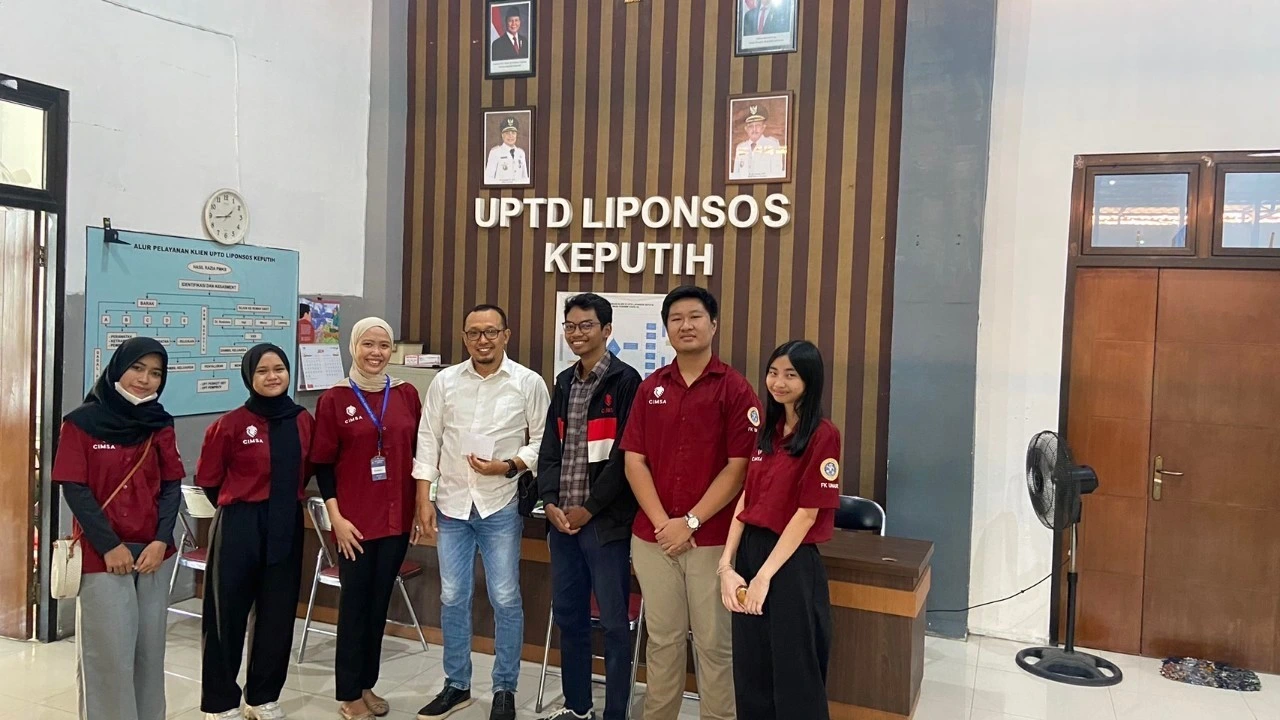 UNSPOKEN concluded with a donation to LIPONSOS (Lingkungan Pondok Sosial) Keputih, Surabaya (Photo: By courtesy))