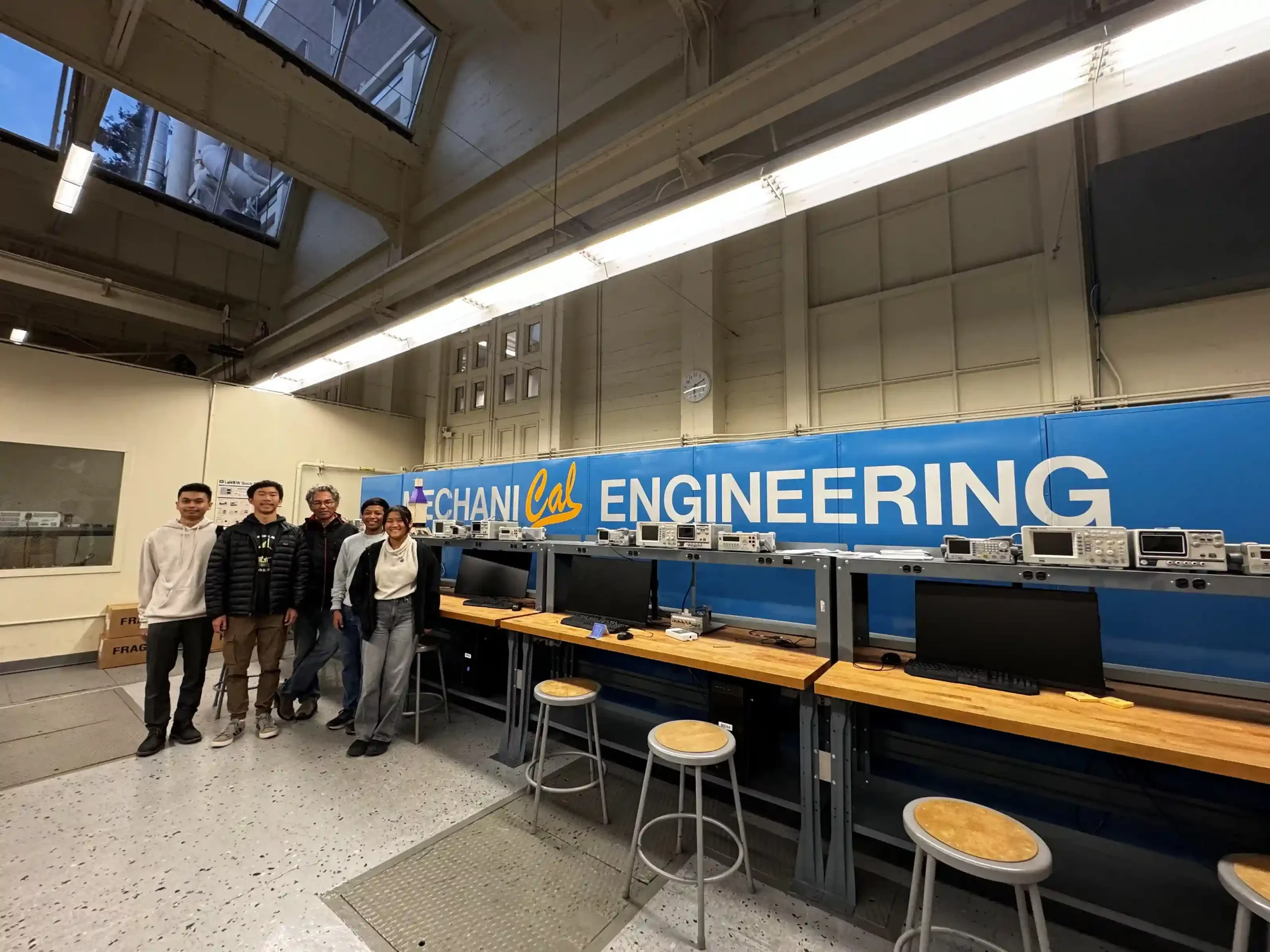 Nico juga berkesempatan mengeksplorasi UC Berkeley, tepatnya pada Laboratorium Teknik Mesin (Foto: Istimewa)