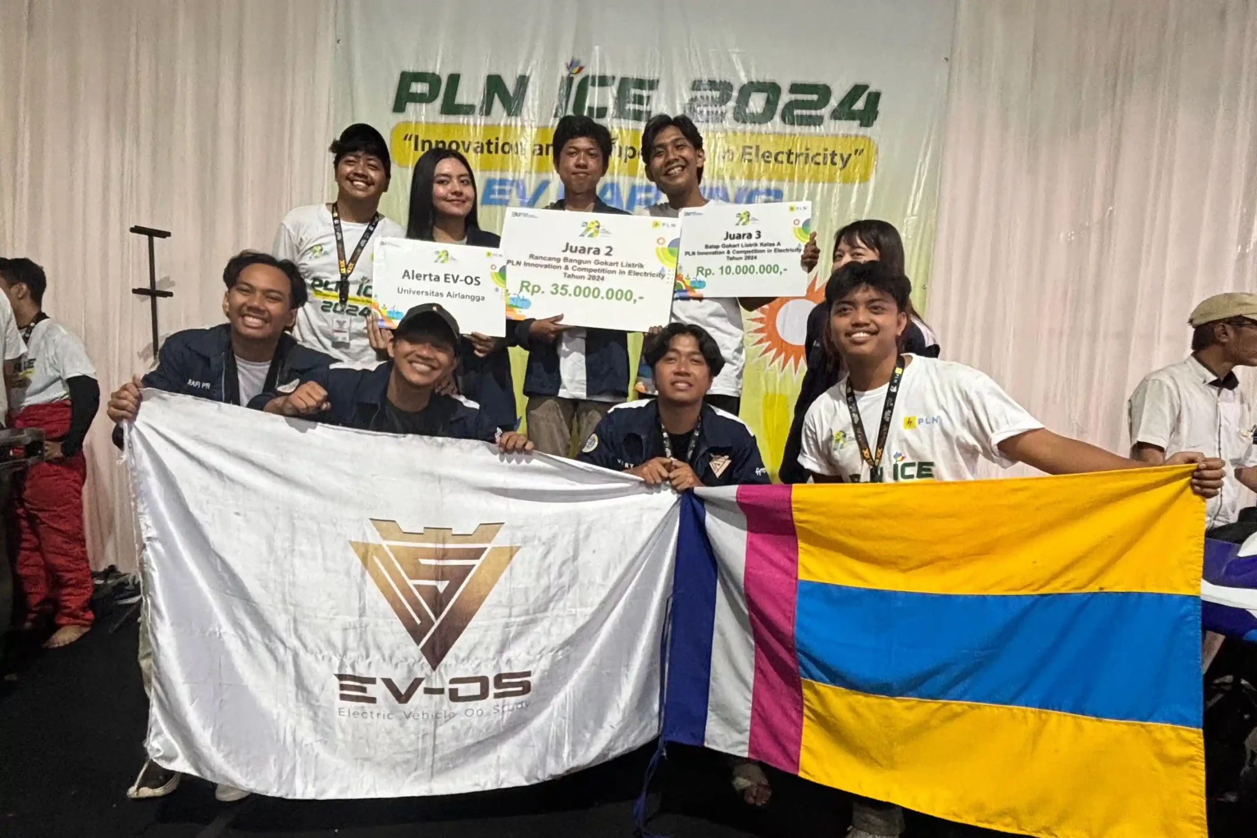 Tim EV-OS berhasil sabet dua penghargaan dalam PLN ICE 2024 (Foto: Dok. Tim EV-OS)