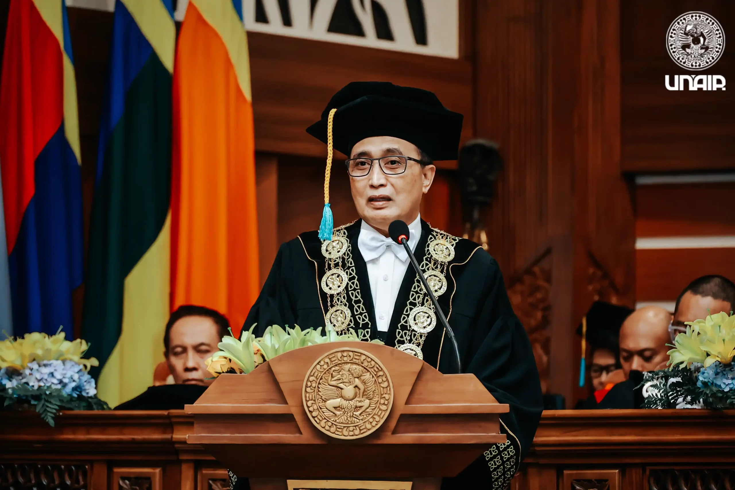 Ketua Majelis Wali Amanat, Prof HCUA Dr H Sunarto SH MH. saat memberikan sambutan pada sidang dies natalis ke-70 UNAIR (Foto: PKIP UNAIR)