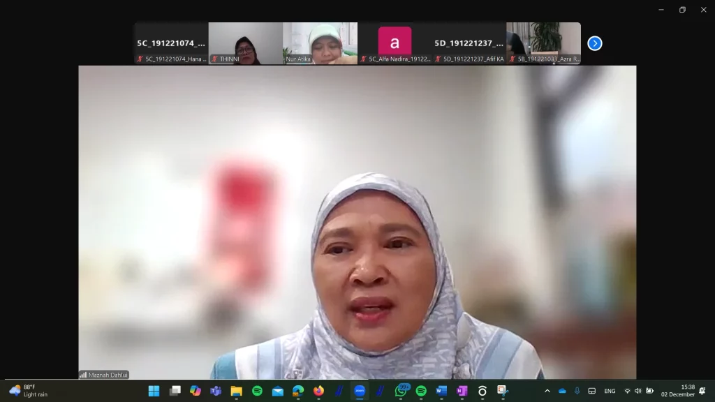 Prof Dr Maznah Dahlui memberikan penjelasan terkait analisis biaya melalui zoom meeting