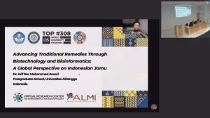 Foto tangkapan layar zoom meeting Penyampaian Materi oleh Dr Arif Nur Muhammad Ansori dalam International Scientific and Practical Conference