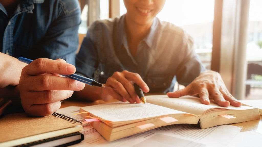 Peran Pendidikan dalam Mengentaskan Kemiskinan di Jawa Tengah