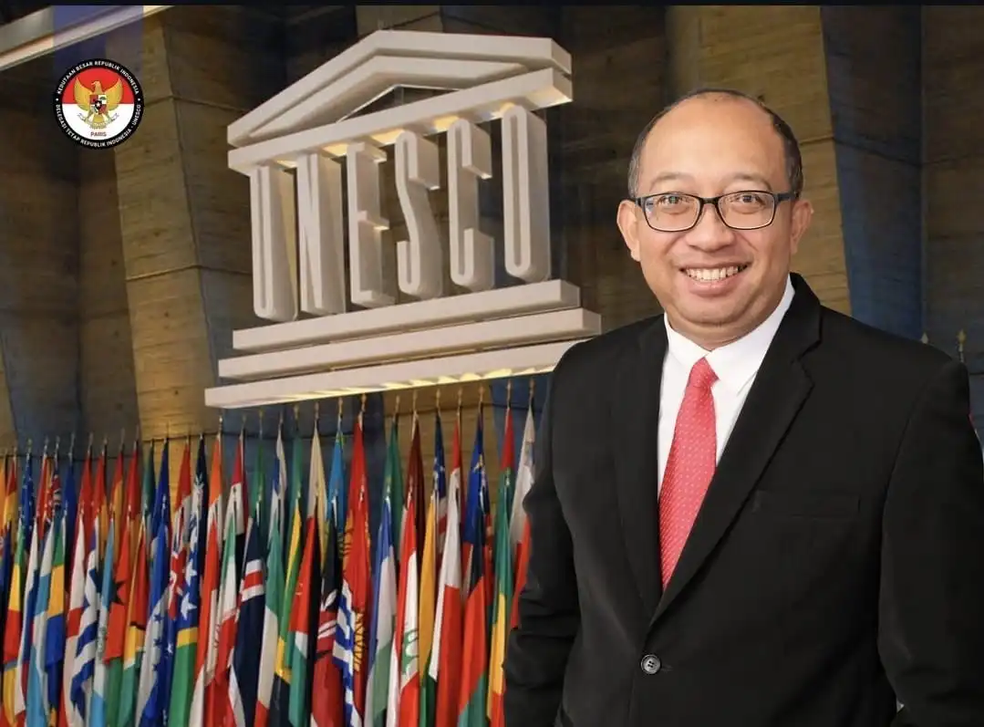 IGAK Satrya Wibawa SSos MCA PhD, a lecturer in the Department of Communications, Faculty of Social and Political Sciences (FISIP) was appointed as Deputy Permanent Delegate of the Republic of Indonesia to UNESCO.