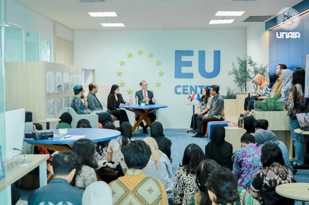 Discussion session with the Dutch Ambassador at UNAIR’s EU Centre
