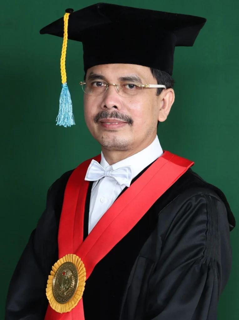Prof Dr Hadi Subhan SH MH CN selaku Direktur Kemahasiswaan UNAIR (foto: dok istimewa)