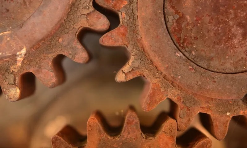 Peningkatan Ketahanan Korosi Baja Lunak yang Dilapisi Seng Studi