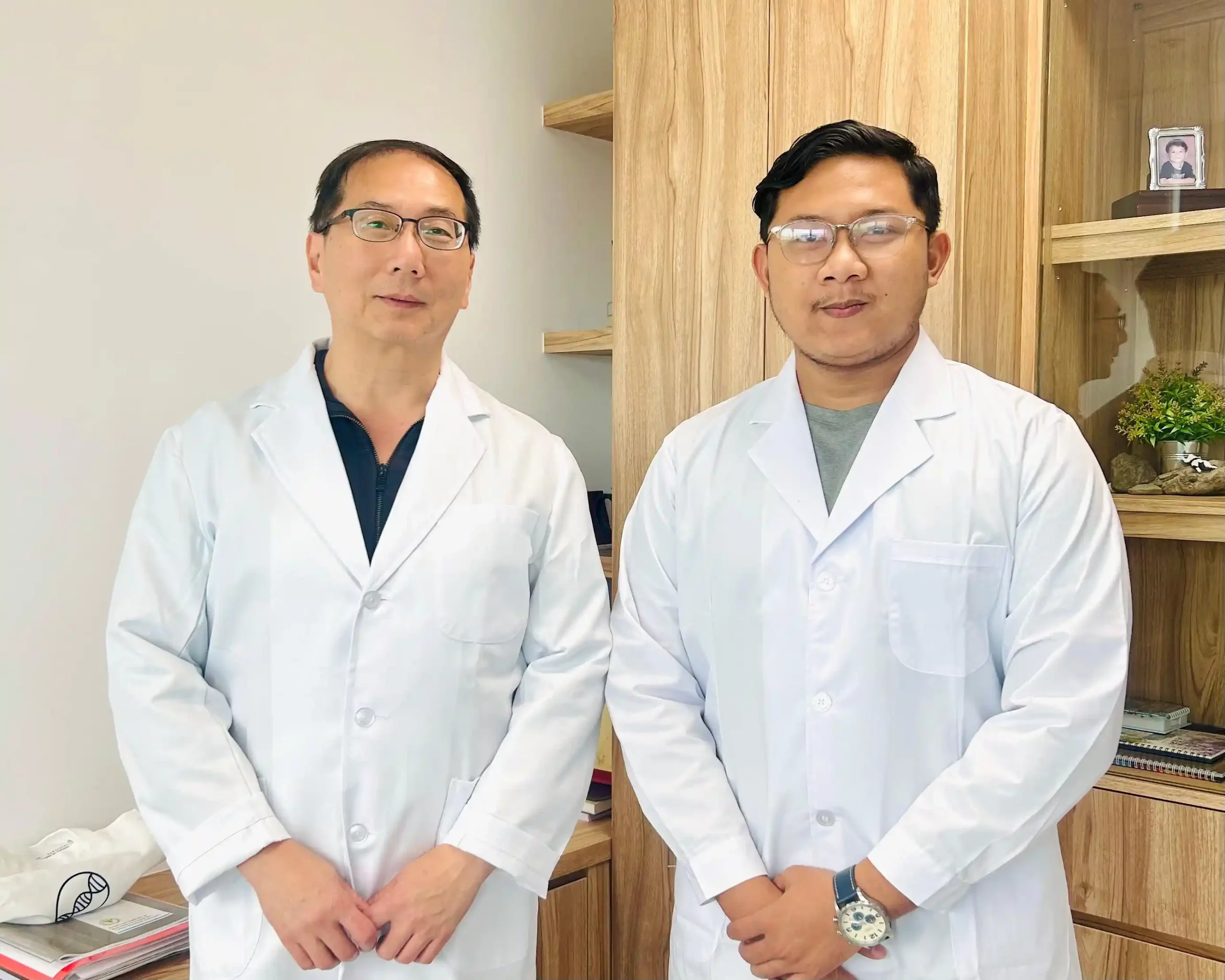 Arya Satya Rajanagara with his supervising professor, Prof Ming Tan (Photo: By courtesy)