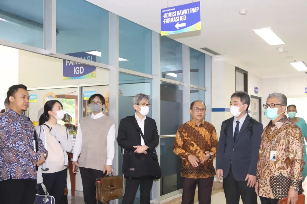 Japanese delegation inspects facilities at RS UNAIR (Photo: PKIP UNAIR)
