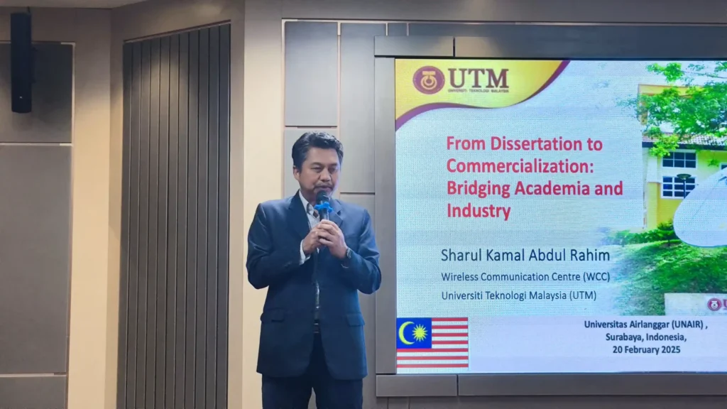 Prof. Ir. TS Dr. Sharul Kamal Bin Abdul Rahim speaks as a guest lecturer. (Photo: By courtesy)