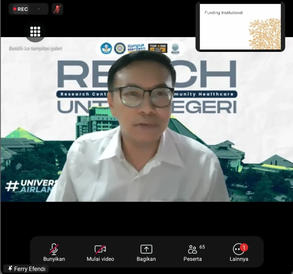 Prof. Ferry Efendi, S.Kep., Ns., M.Sc., Ph.D., presents on Funding Institutional during an online seminar. (Photo: Screenshot from Zoom Meeting)