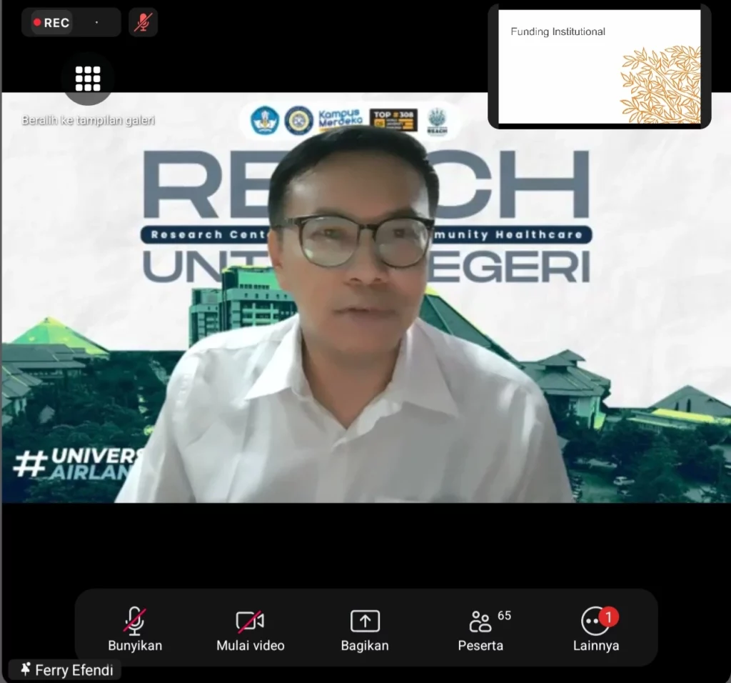 Pemaparan Materi Sosialisasi Daring terkait Funding Institutional oleh Prof Ferry Efendi S Kep Ns MSc PhD memaparkan materi (Foto: Screenshot Zoom Meeting).