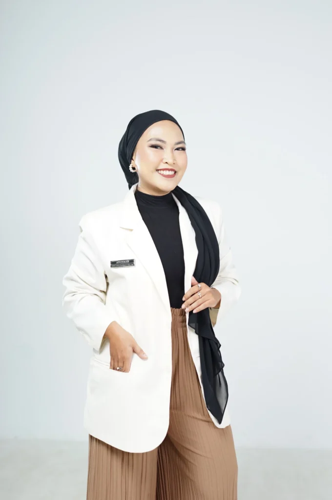 Alumni Fakultas Farmasi Universitas Airlangga (UNAIR) Firda Aulia Rahman. (Foto: Istimewa)