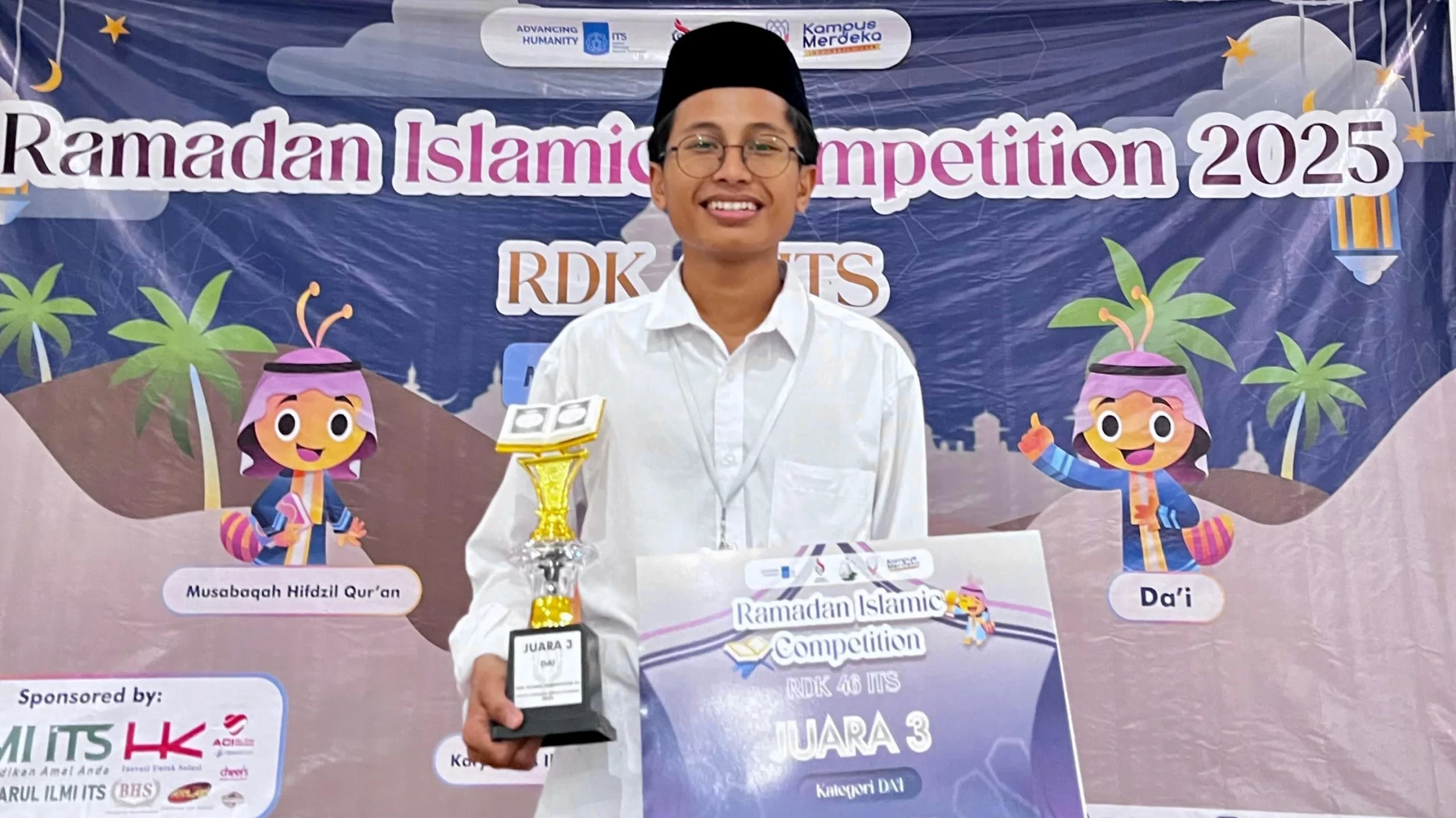 Rizqi Alfy Dzikria dalam Lomba Dai Ramadhan Islamic Competition di Institut Teknologi Sepuluh Nopember (Foto: Dok pribadi)