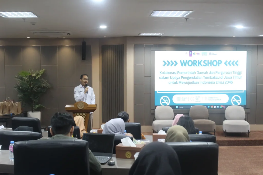 FOTO Dr Arief Hargono drg M Kes saat memberikan sambutan. (Foto: RGTC UNAIR)