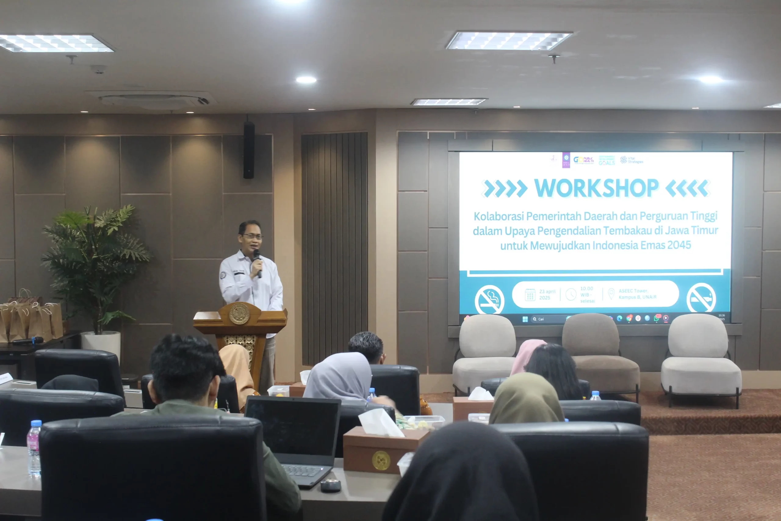 FOTO Dr Arief Hargono drg M Kes saat memberikan sambutan. (Foto: RGTC UNAIR)