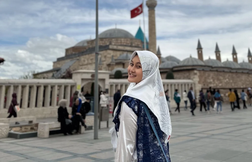 Nismara Najmasani, a student in International Relations, completes internship at the Indonesian Embassy in Turkey (Photo: source)