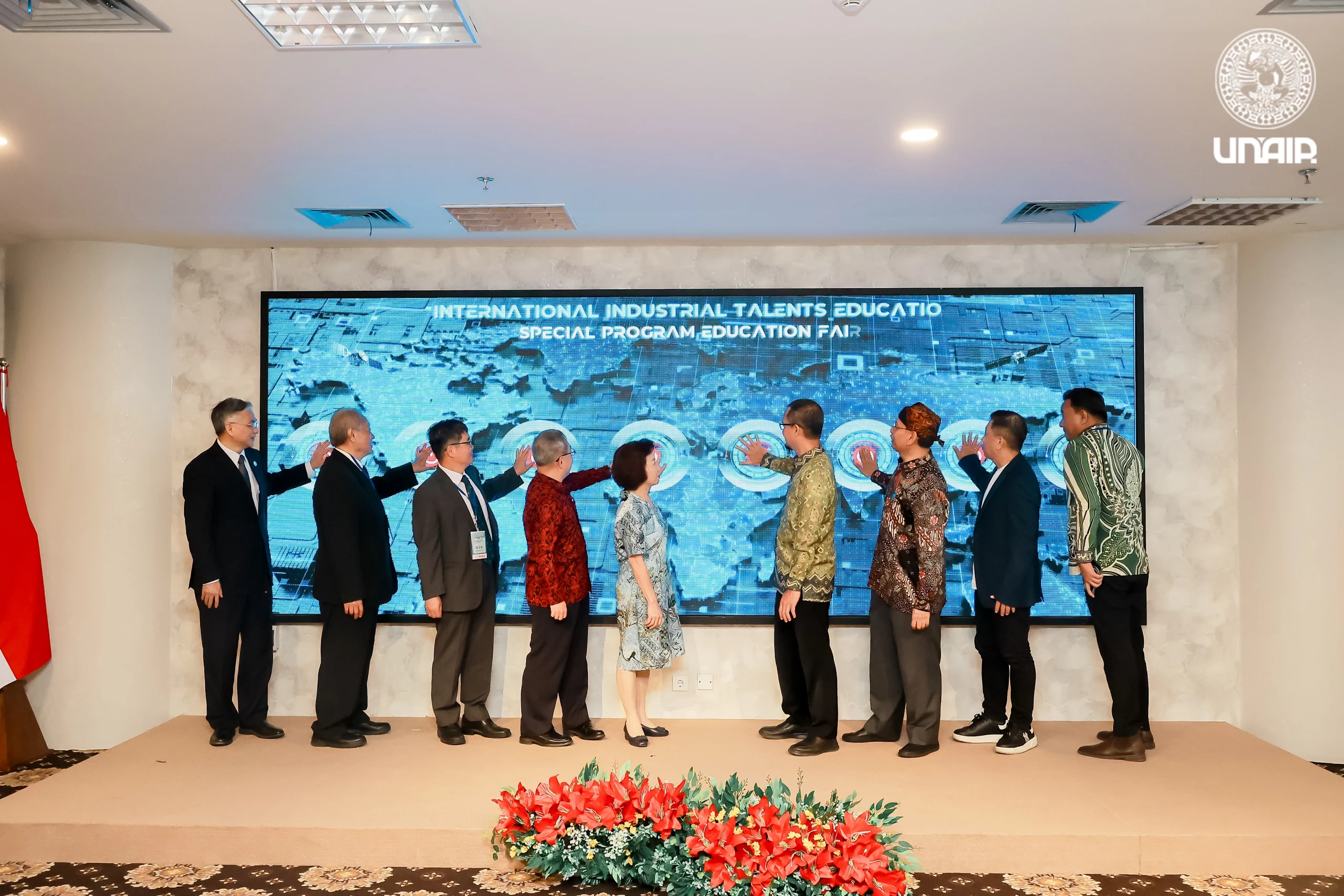 Opening ceremony of the 2025 Fall Taiwan-Indonesia International Industrial Talents Education Special (INTENSE) Program Education Fair at UNAIR, Monday (April 21, 2025)