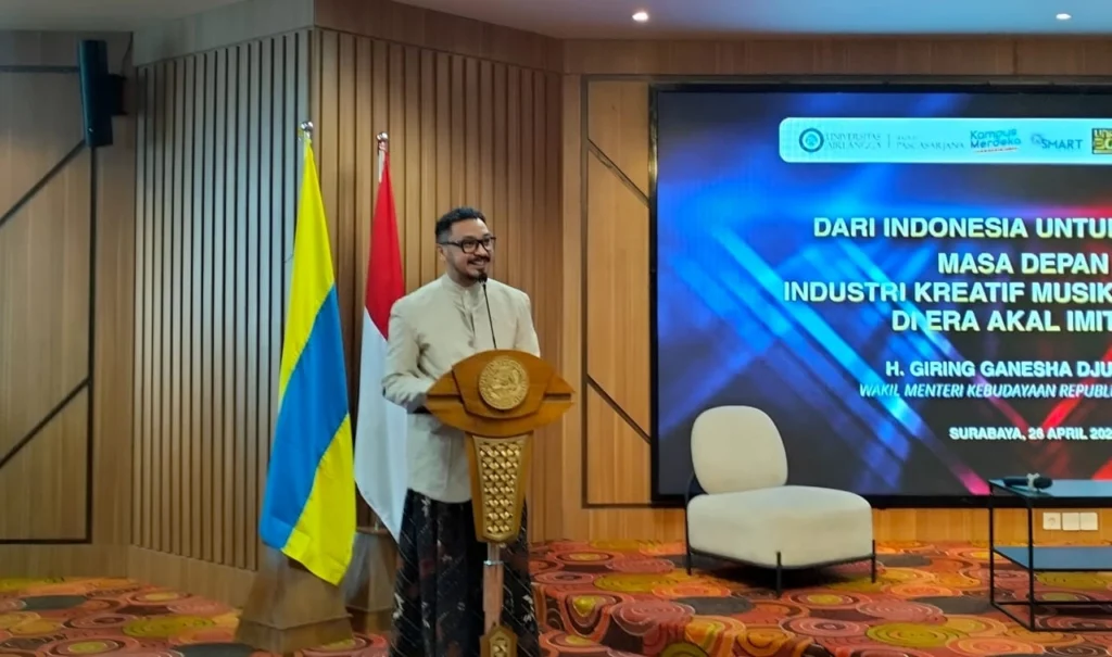 Deputy Minister of Culture, H. Giring Ganesha Djumaryo, S.I.Kom., delivers a keynote address at a public lecture on Saturday (April 6, 2025). (Photo: By courtesy)