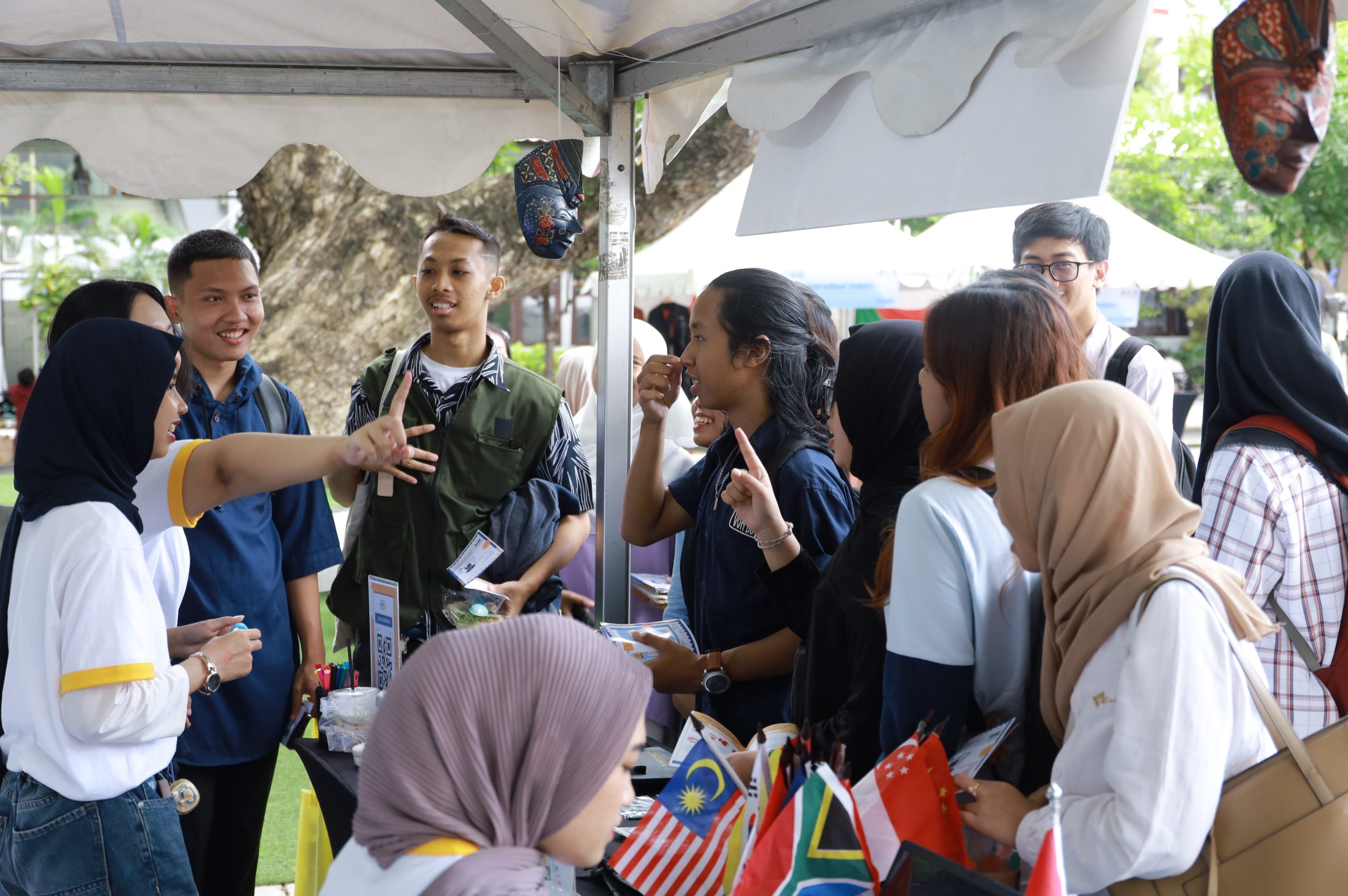 Booth international students pada acara AERO 2025 (foto; penulis)
