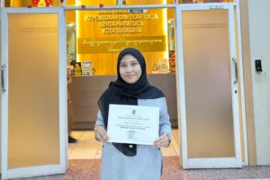 Alumnus FIB UNAIR, Soffya Ranti S Hum Berhasil Menyabet Juara Kategori Bidang Inovasi Teknologi, Pemuda Pelopor Kota Surabaya 2025 (Foto: Dok. Narasumber)