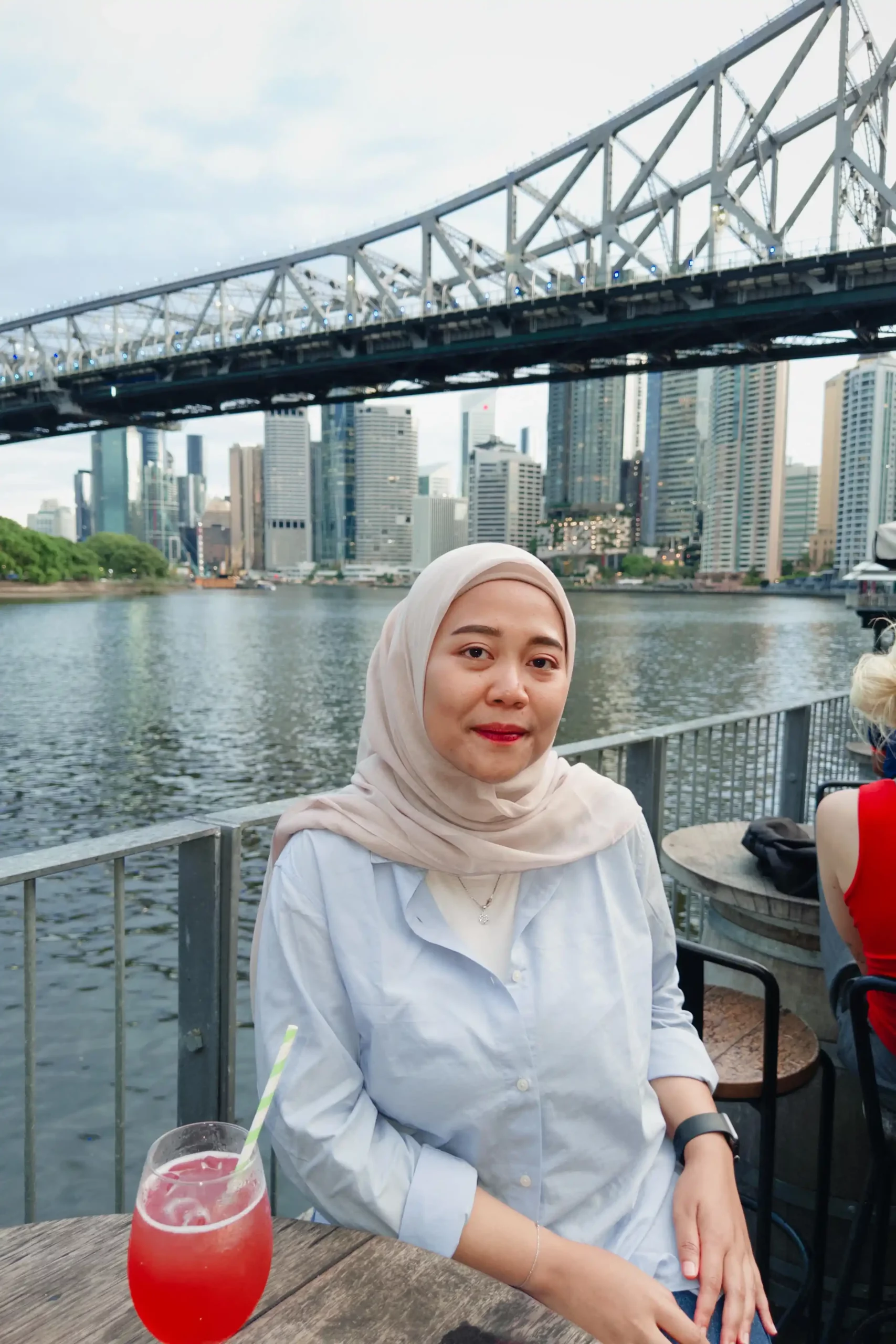 FOTO Shintia Yunita Arini S KM M KKK dosen UNAIR penerima beasiswa AAS. (Foto: Istimewa)