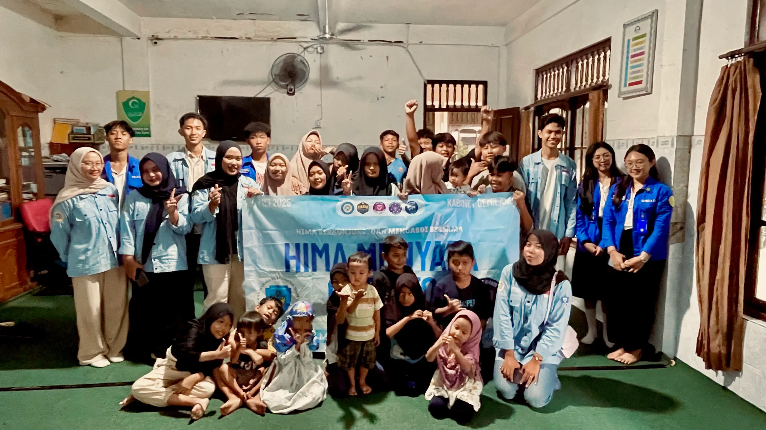 Dokumentasi bersama dengan anak-anak panti asuhan tunas bangsa (Foto : Istimewa)