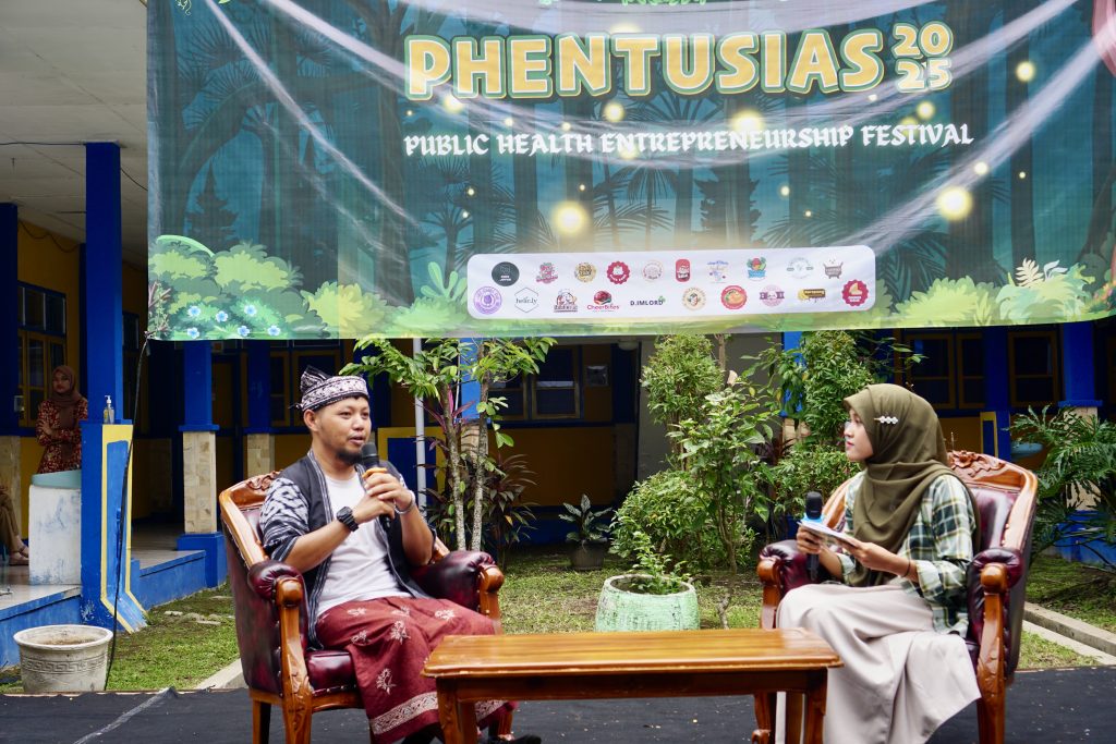 Penyampaian materi mengenai kewirausahaan oleh narasumber. (Foto: istimewa)