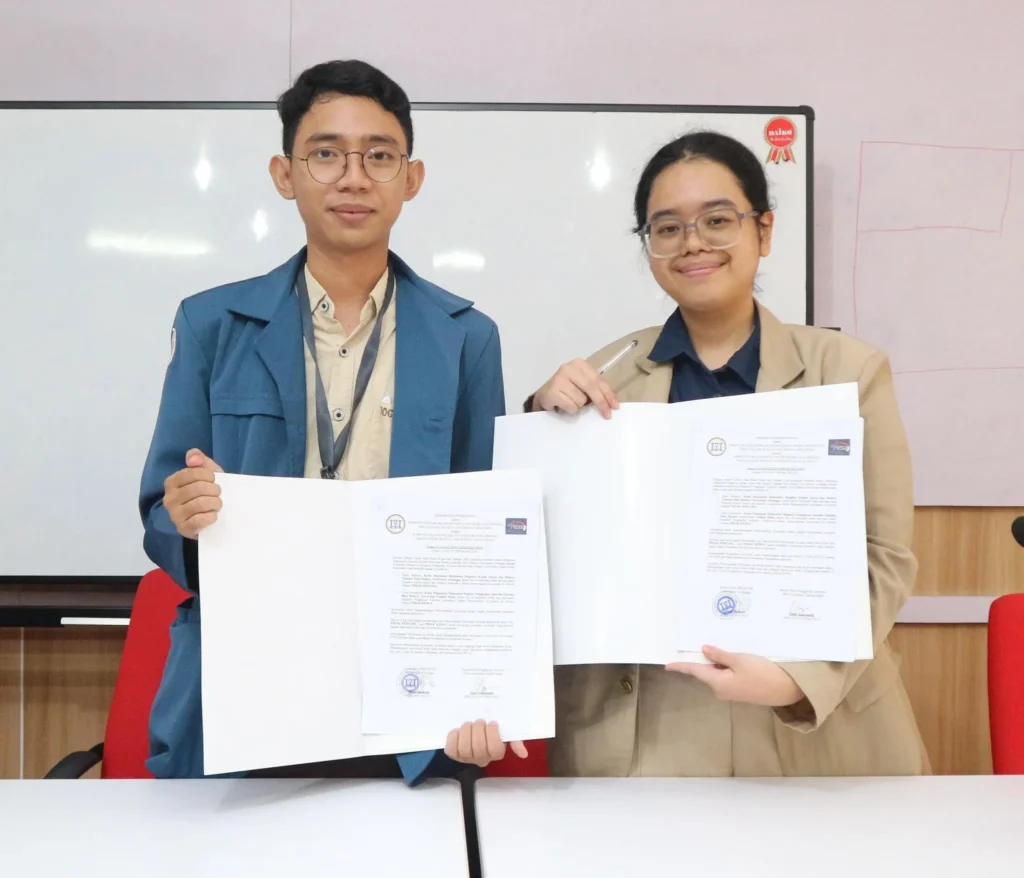 Ilham Baskoro, Chair of HIMA MKSB Universitas Airlangga (UNAIR), and Glory Emanuella, Chair of the American Studies Student Association at Universitas Gadjah Mada (UGM). (Photo: By courtesy)