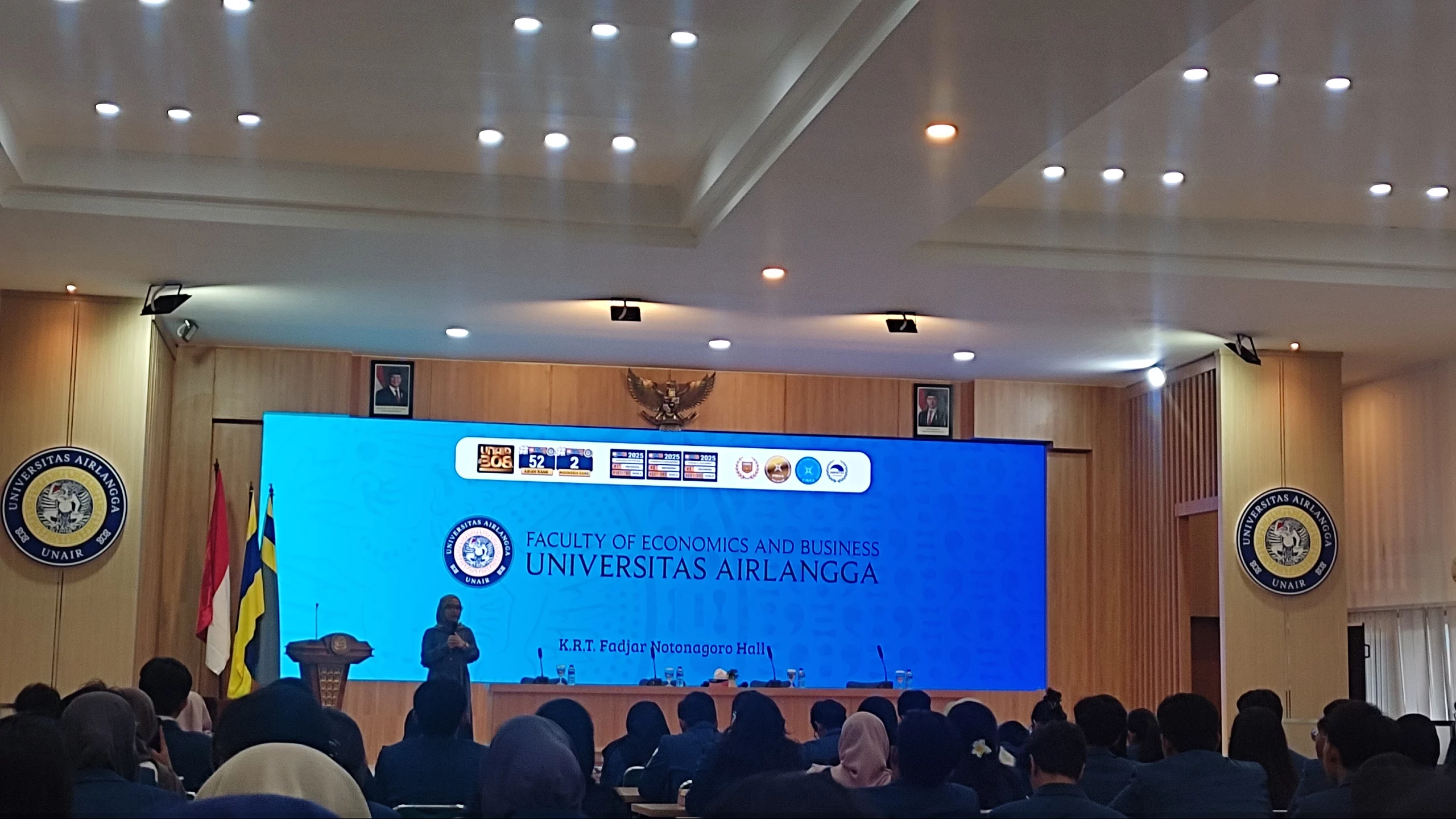 FEB UNAIR menyelenggarakan LKMM-TD untuk meningkatkan kualitas kegiatan kemahasiswaan (Foto: Penulis)