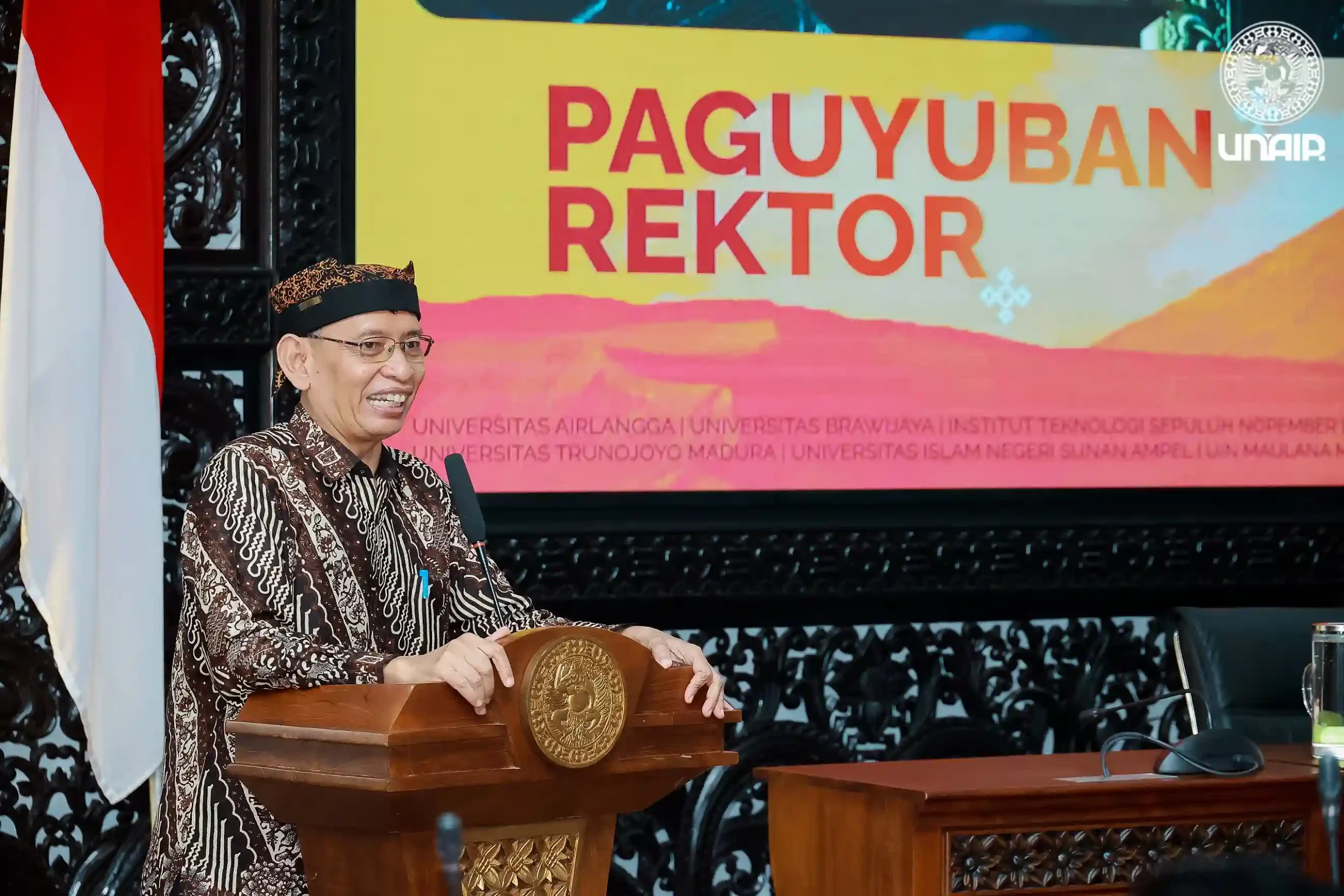 UNAIR Rector Prof. Dr. Mohammad Nasih MT Ak CA delivers a speech during the East Java State Universities Consortium meeting, Tuesday (May 27, 2025). (Photo: PKIP UNAIR)