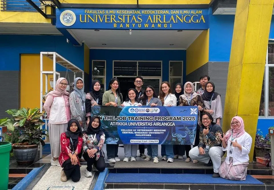 A group photo of the OJT committee and participants at the Giri Campus entrance, FIKKIA (Source: By courtesy)