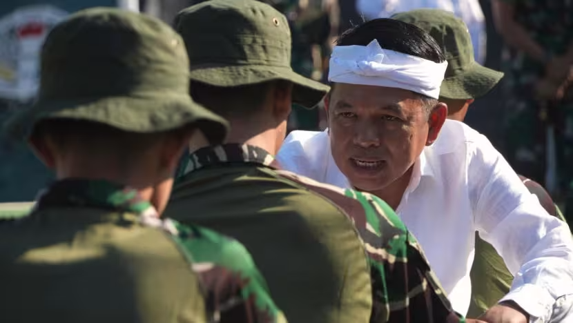 West Java Governor Dedi Mulyadi (right) with students undergoing a 14-day military training program, May 3, 2025. (Photo: West Java Provincial Government)