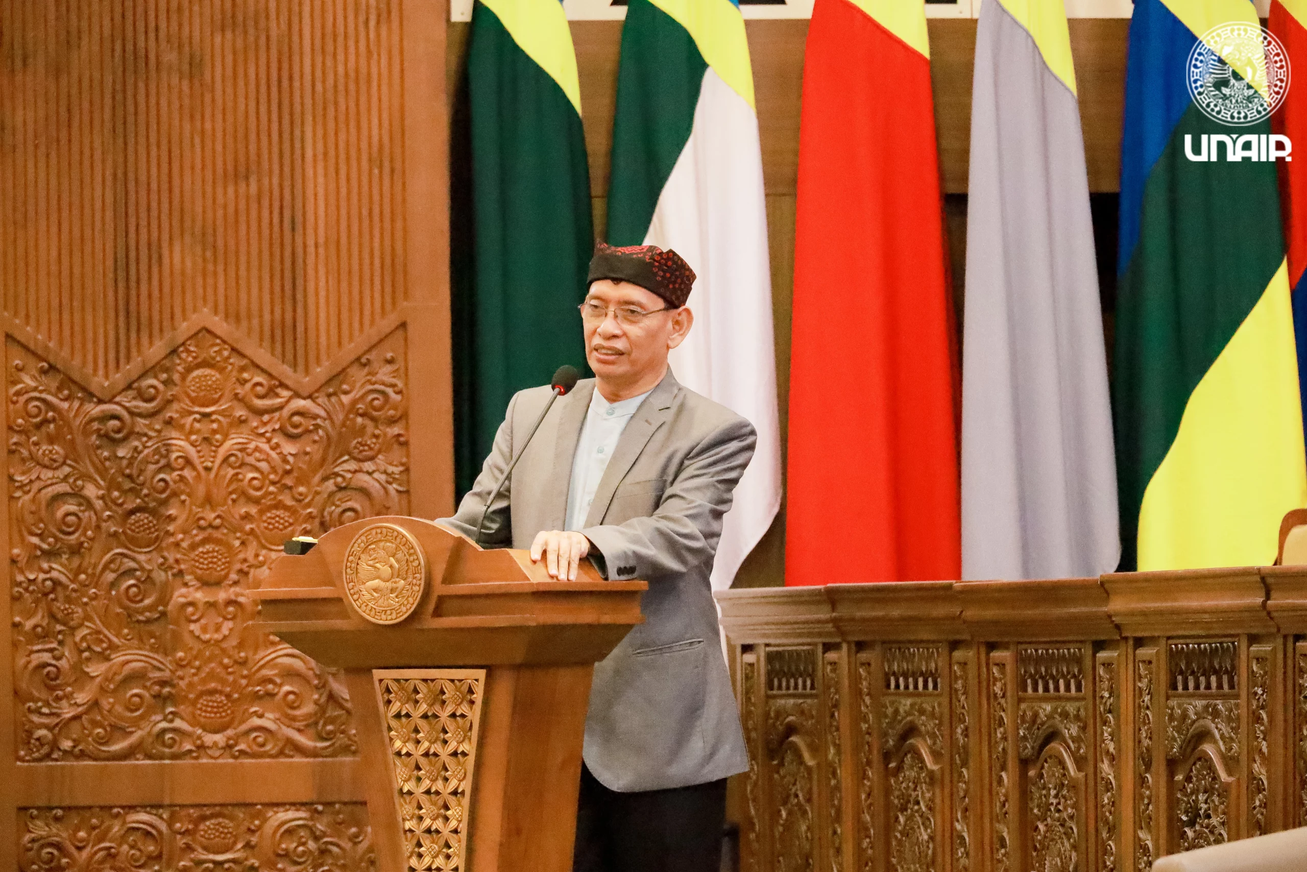 Rektor Universitas Airlangga (UNAIR) periode 2020-2025, Prof Dr Mohammad Nasih MT Ak CA. (Foto: Humas UNAIR)