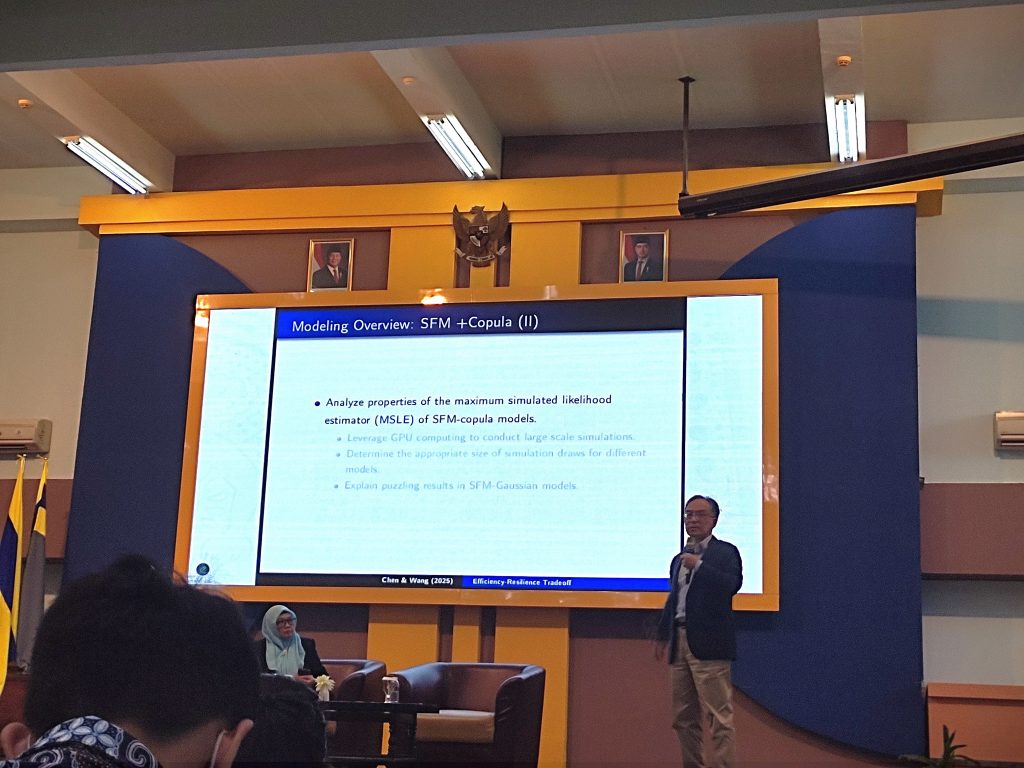 Dokumentasi kegiatan Sesi panel 3 ICEB 2025 di Aula Soepoyo, FEB UNAIR (3/6/2025) (dok: pribadi)