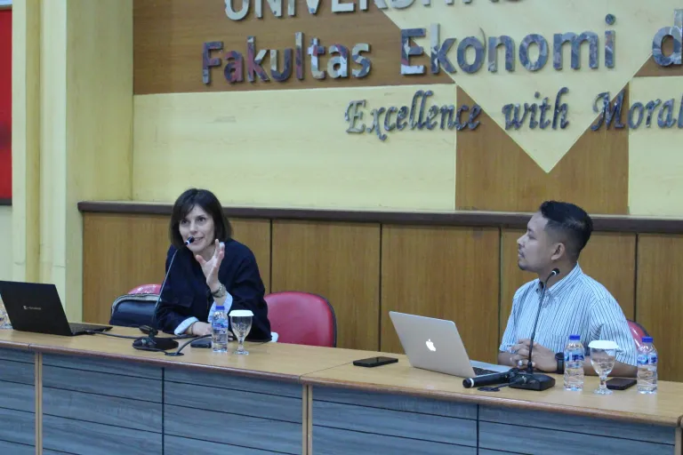 Dr. Marta Ulbrych teaches at Faculty of Economics and Business (Photo: global.unair.ac.id)