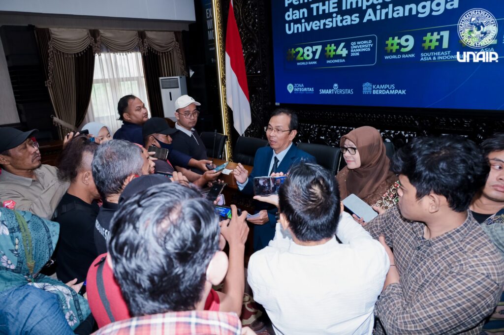 Materi Video: Konferensi Pers Pemeringkatan QS WUR dan THE Impact Rangking Universitas Airlangga