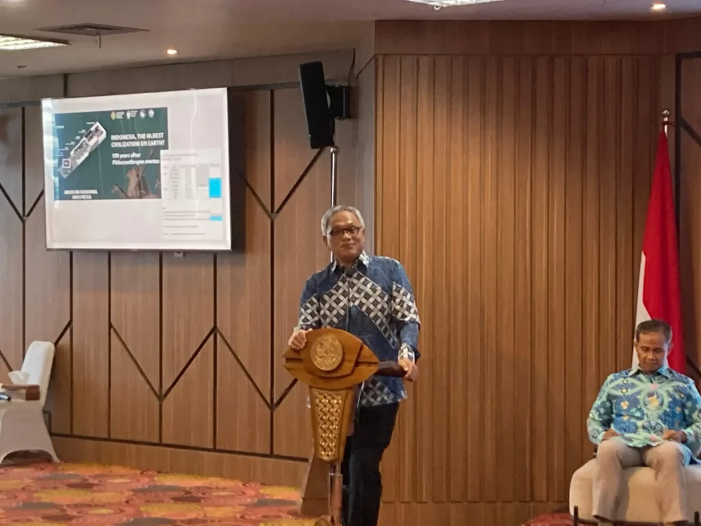 Prof. Dr. Ismunandar, Chair of the Expert Panel for Indonesia’s Cultural Heritage Repatriation Team, delivered his presentation during the International Seminar on Monday (June 23, 2025). (Photo: By courtesy)