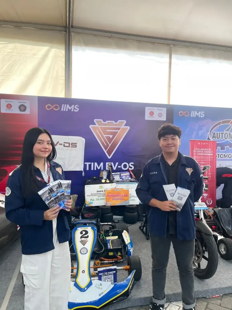The EV-OS team displays their innovative electric vehicle projects at the Indonesia International Motor Show (Photo: Team Documentation)