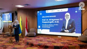 Prof. Dr. Ni Nyoman Tri Puspaningsih delivers the opening remarks at the 5th ASEAN Microbial Biotechnology Conference, held in the Kahuripan Hall, MERR-C Campus, Universitas Airlangga, on June 13, 2025 (Photo: PKIP UNAIR)