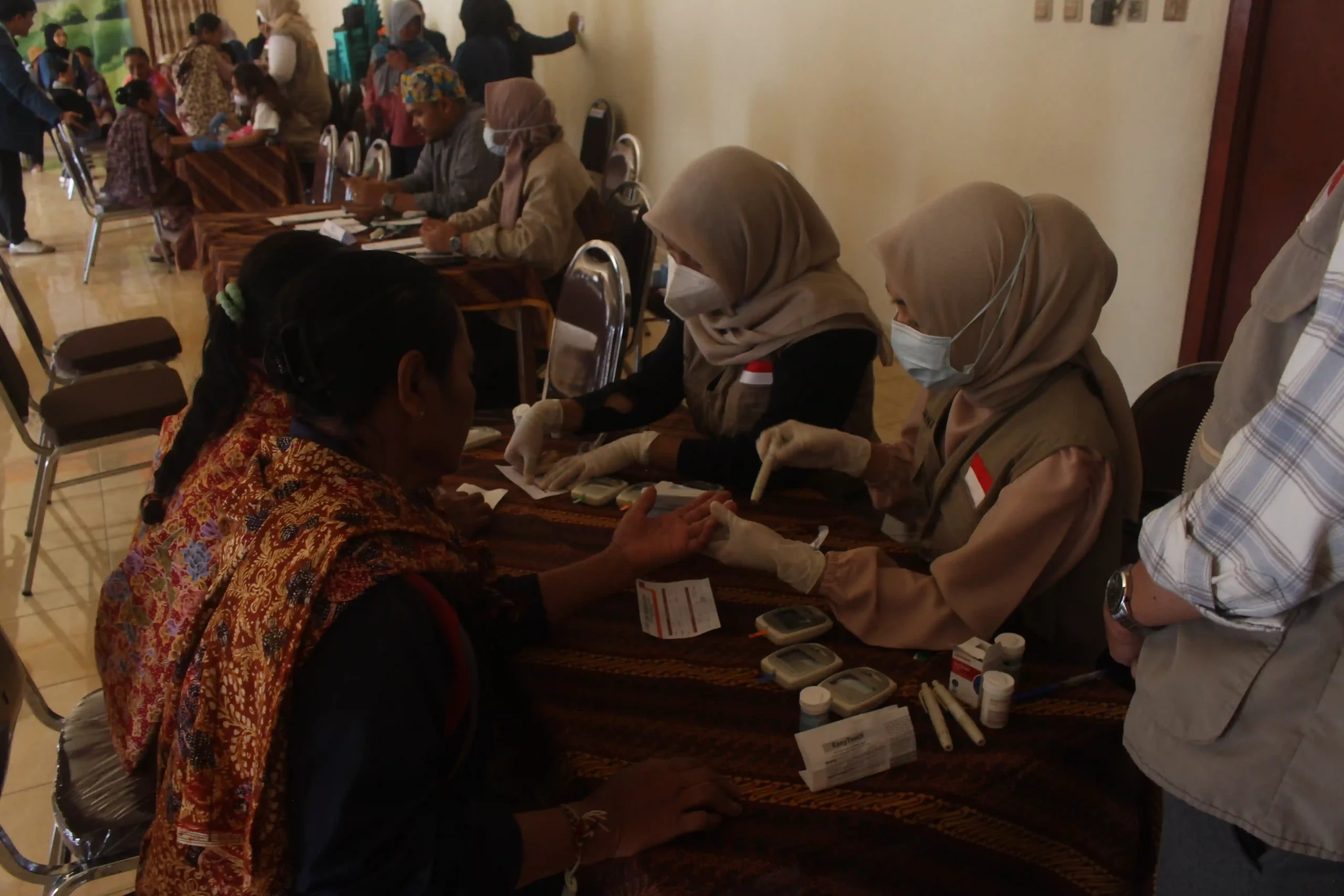 Suasana layanan cek kesehatan gratis di Desa Ngadiworo, Pasuruan (Foto: Istimewa)