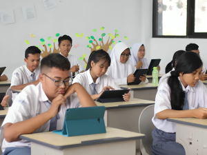 Ilustrasi rombongan belajar dalam satu kelas. (Foto: fimela.com).