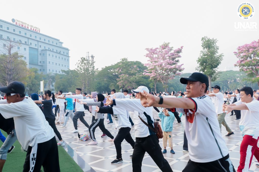 Senam dan Jalan Sehat by FKG UNAIR, Minggu (27/07/2025). (Foto: Vera)