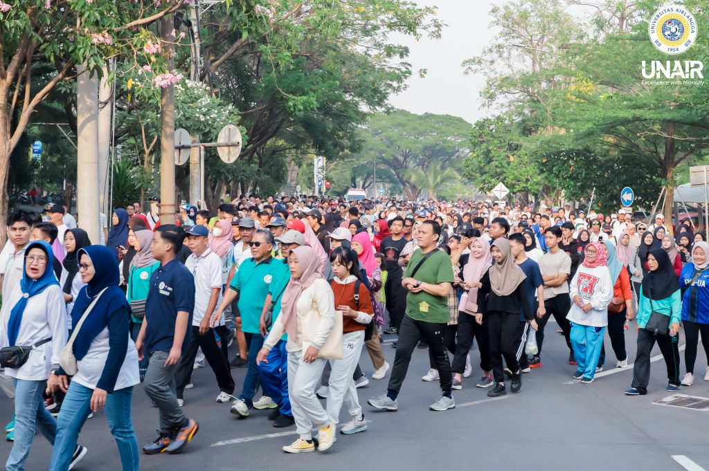 Senam dan Jalan Sehat by FKG UNAIR, Minggu (27/07/2025). (Foto: Vera)