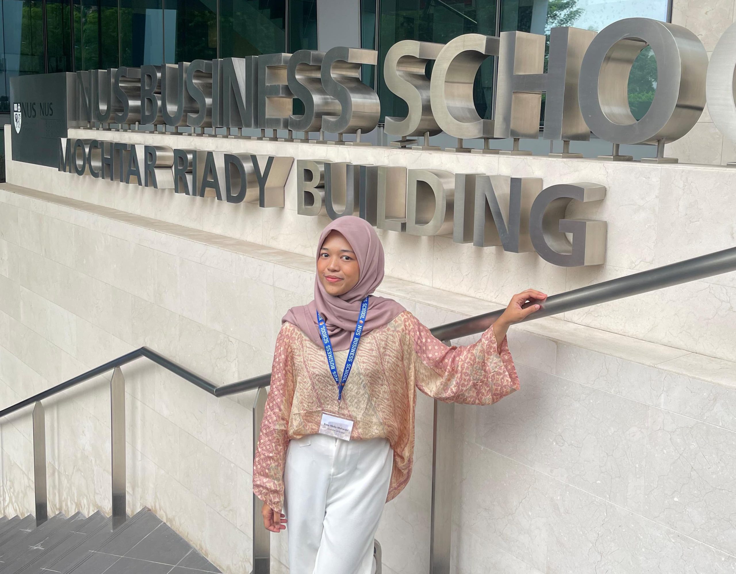Rosa Melia Maharani saat mengikuti NUS b’school summer programme (Foto: Istimewa)