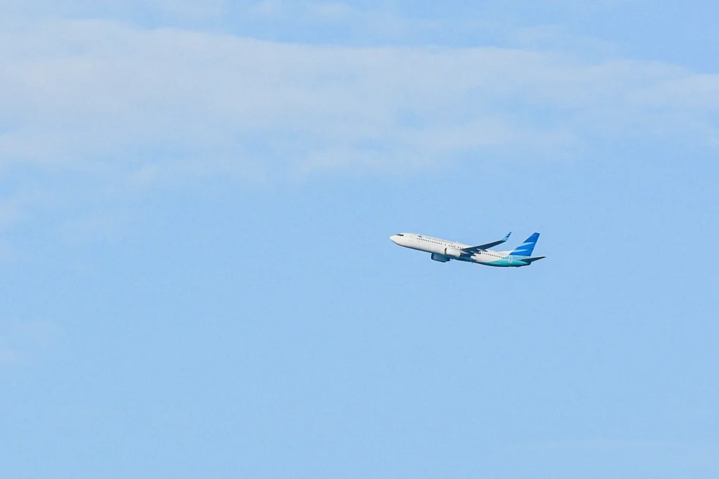 Image of an aeroplane in the sky